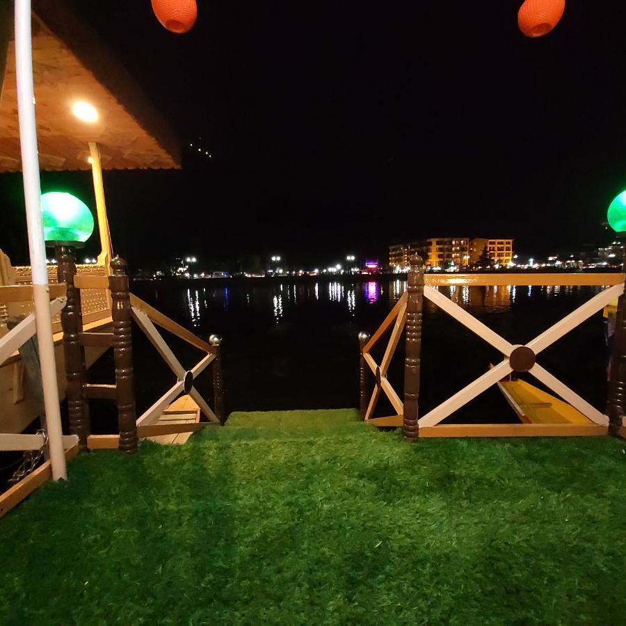 Srīnagar Tashkand Houseboat מראה חיצוני תמונה