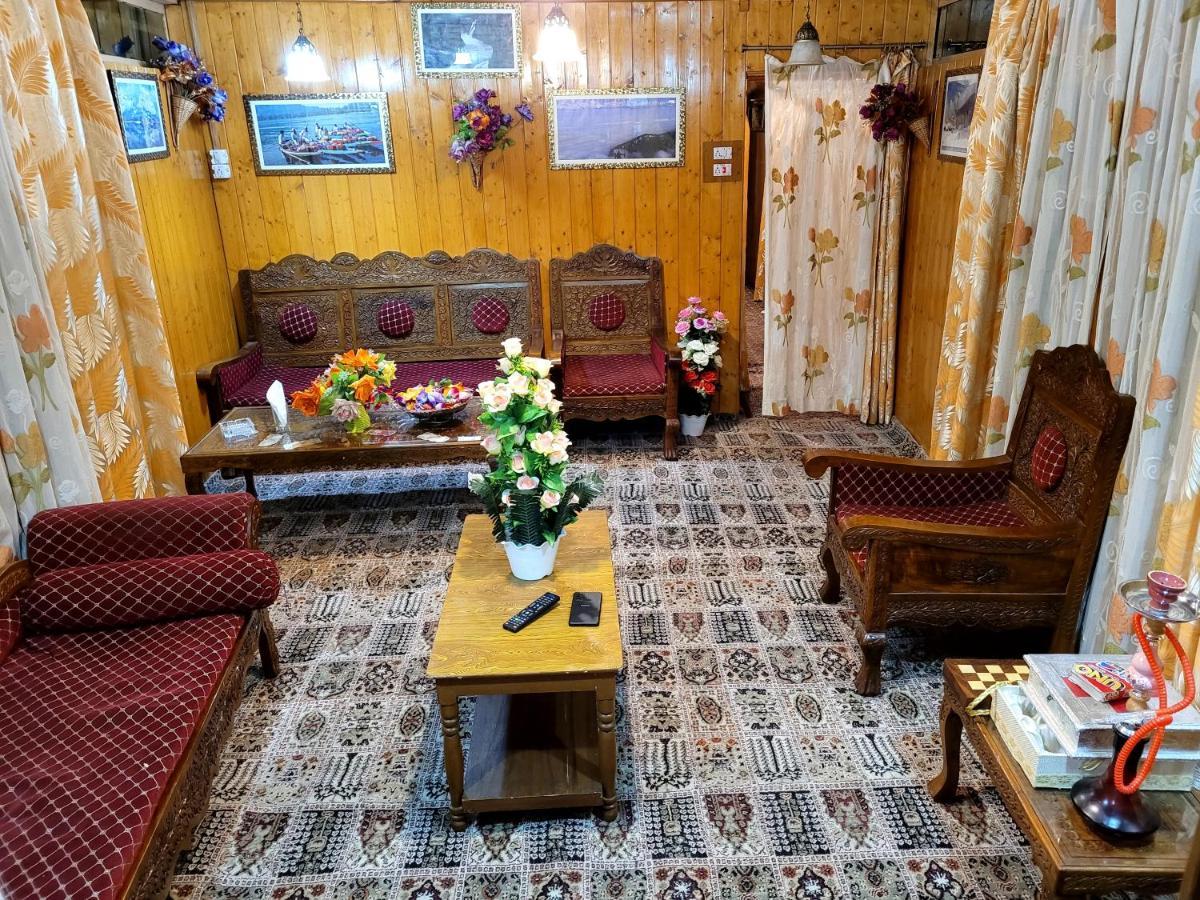 Srīnagar Tashkand Houseboat מראה חיצוני תמונה