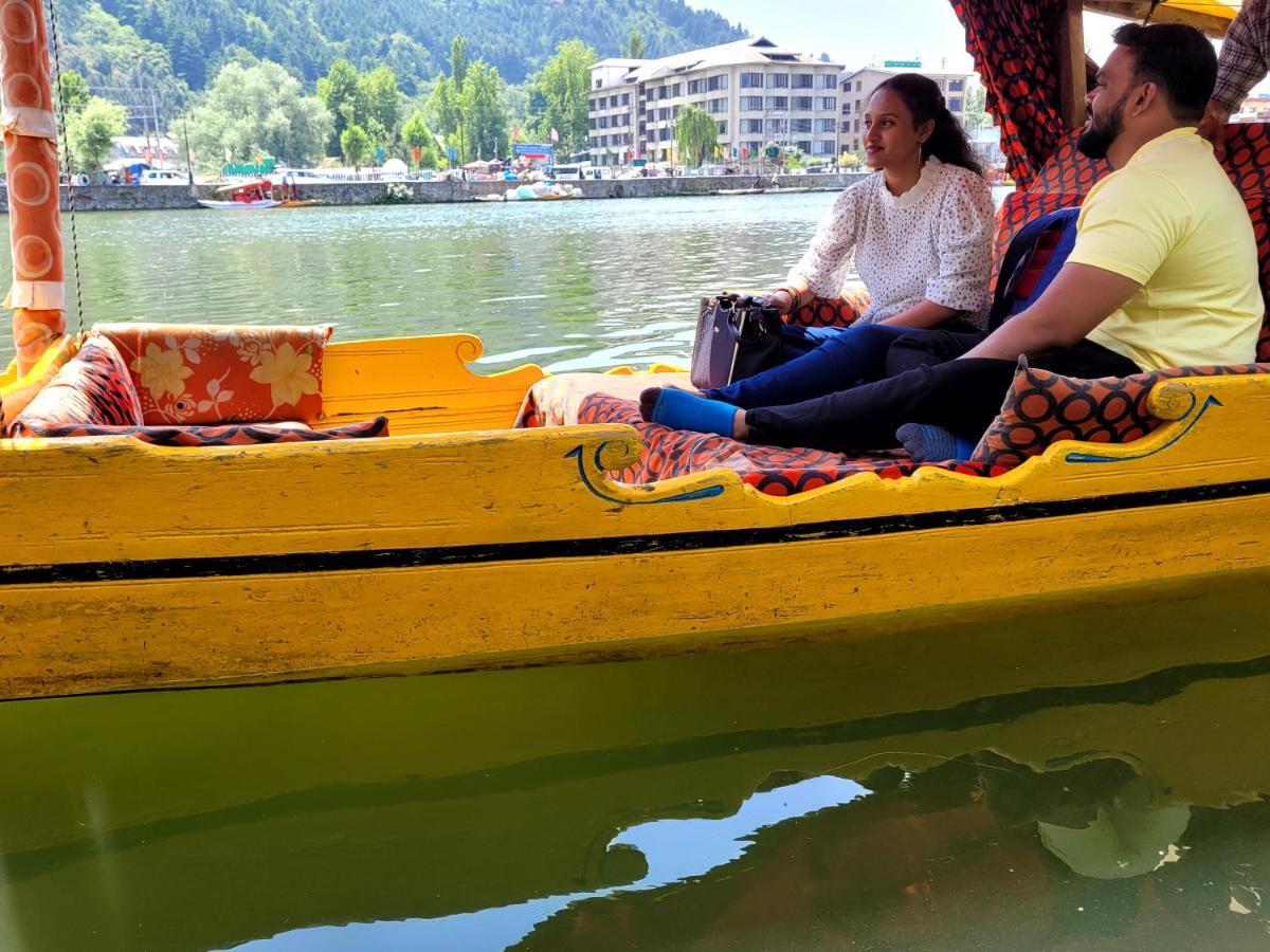 Srīnagar Tashkand Houseboat מראה חיצוני תמונה