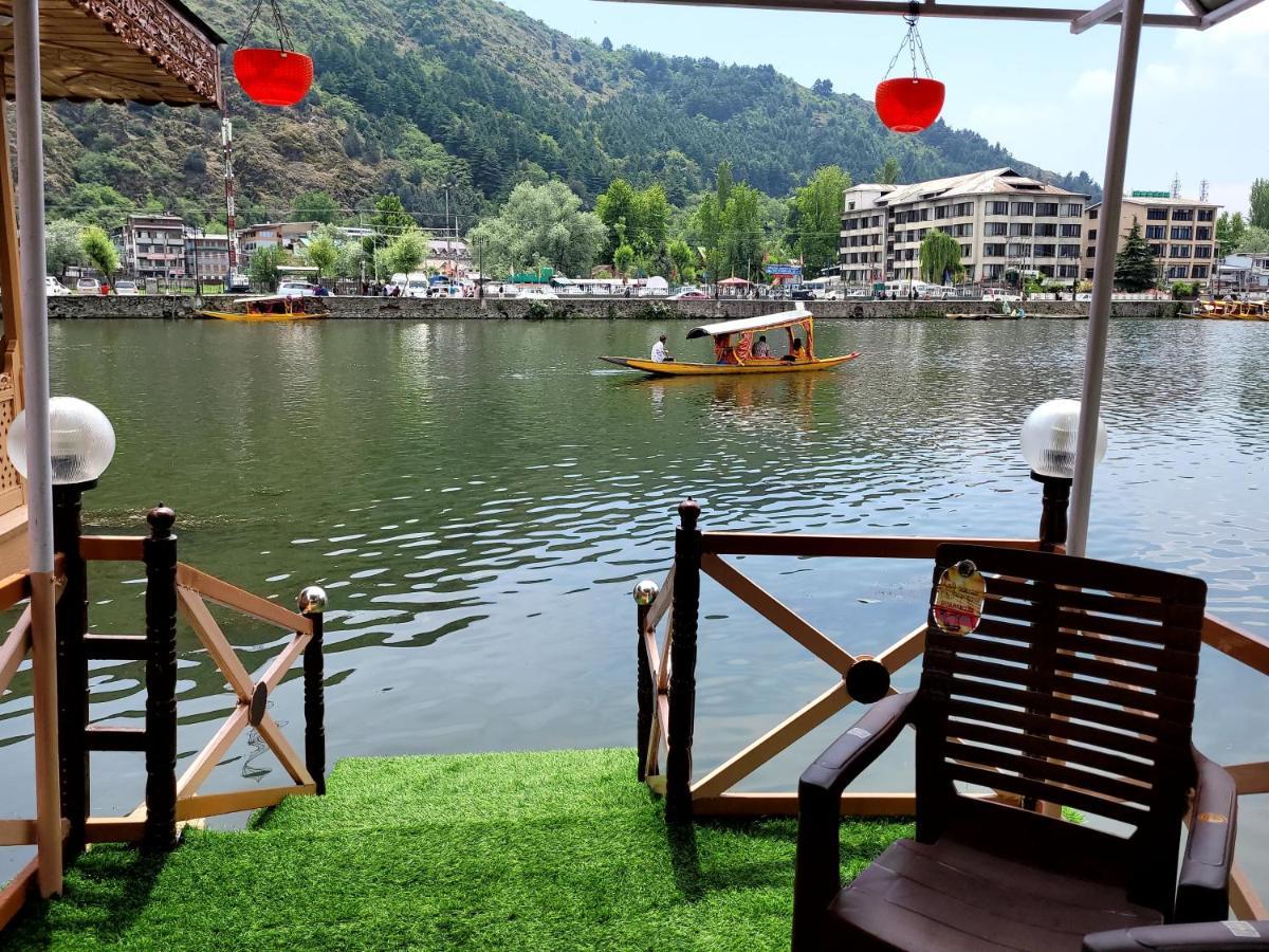Srīnagar Tashkand Houseboat מראה חיצוני תמונה