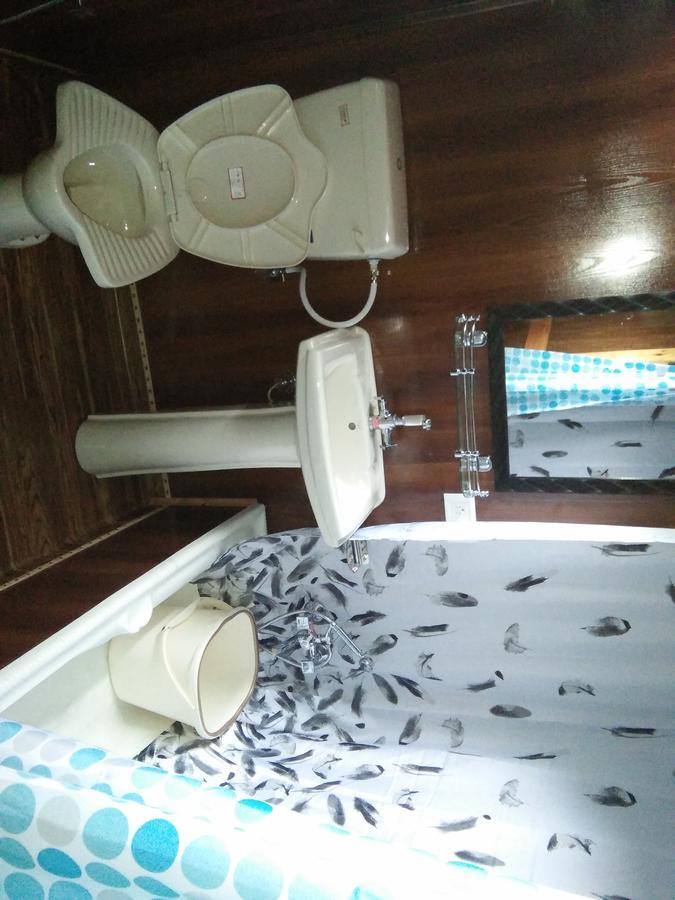 Srīnagar Tashkand Houseboat מראה חיצוני תמונה